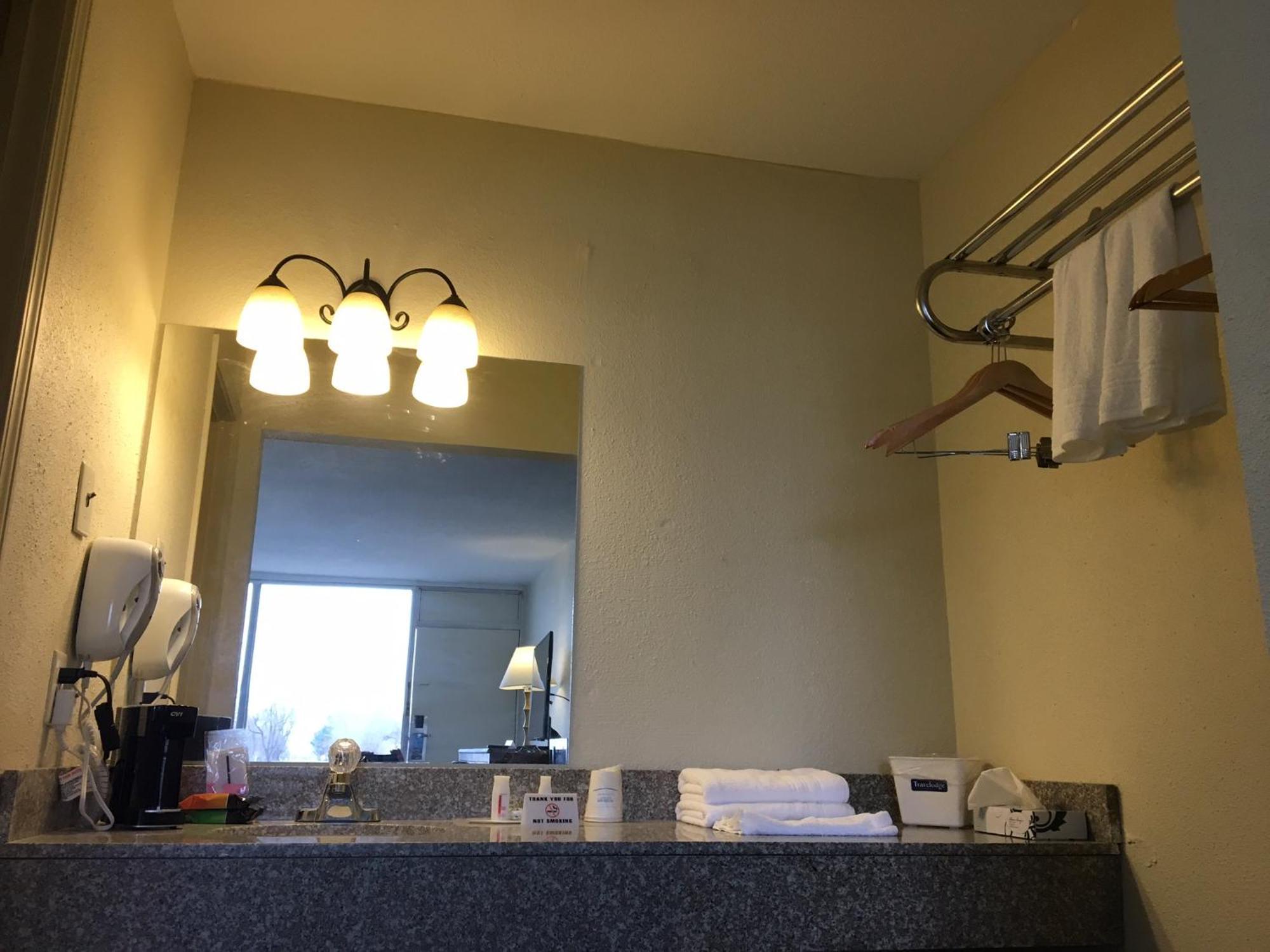 Travel Inn Marston 外观 照片